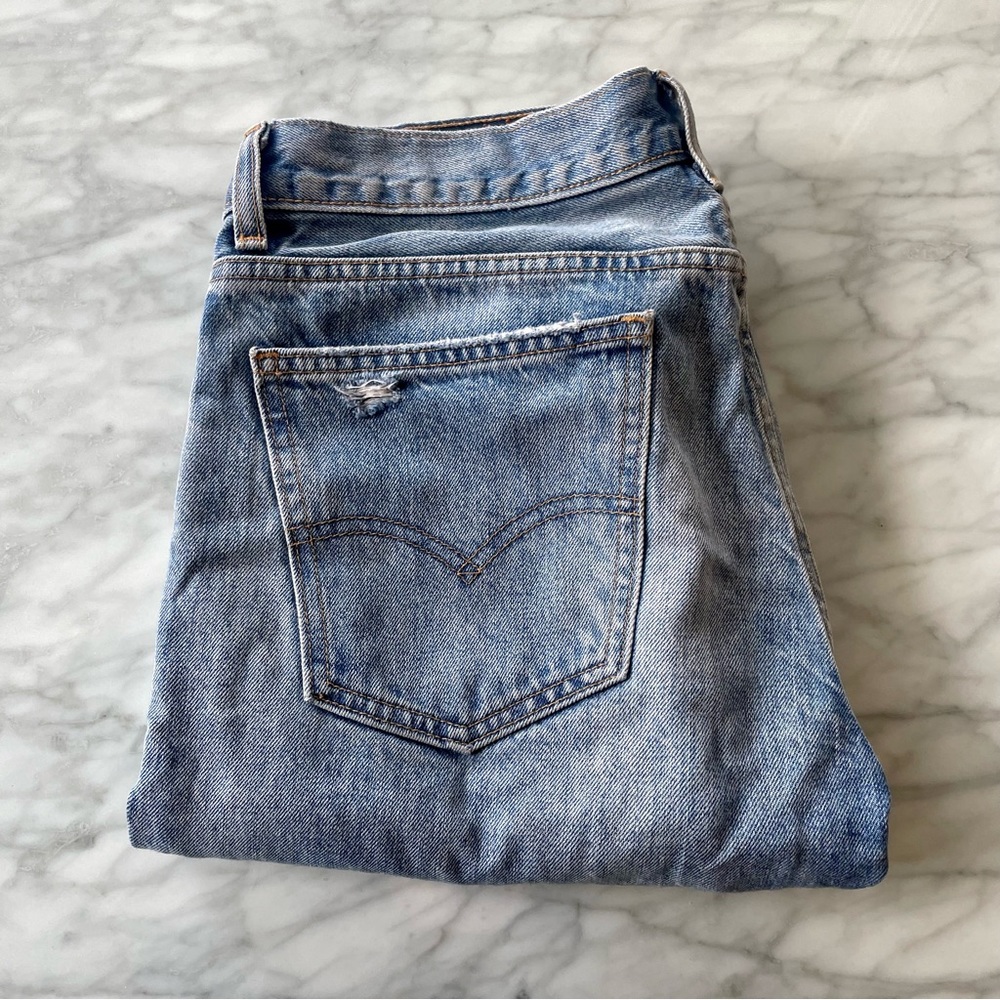 levi’s 505 straight leg distressed jeans